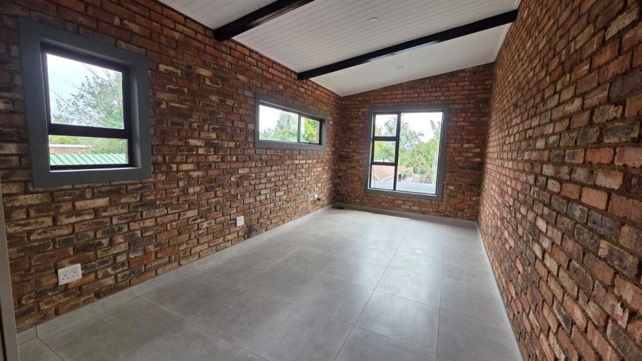 To Let 3 Bedroom Property for Rent in Flamwood North West